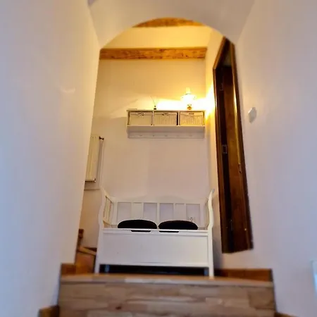 Evelyn's Place Apartment *