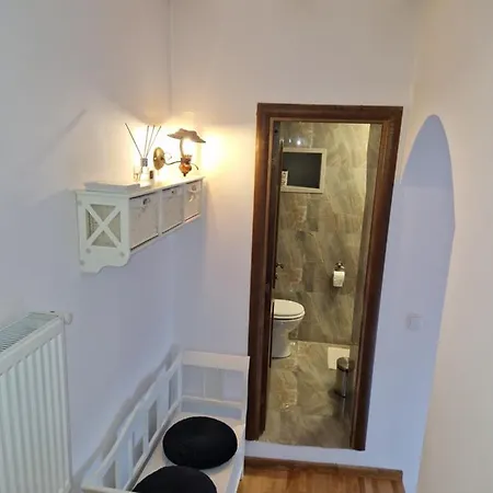 Evelyn's Place Apartment *
