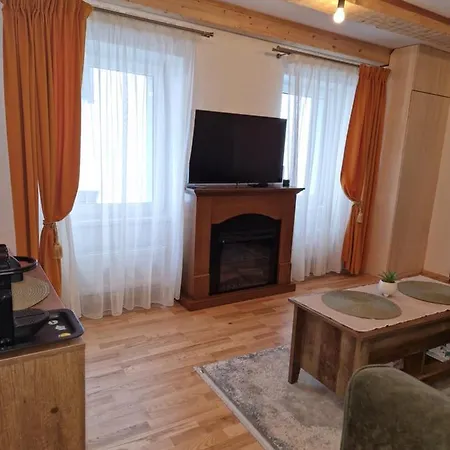 Evelyn's Place Apartment *