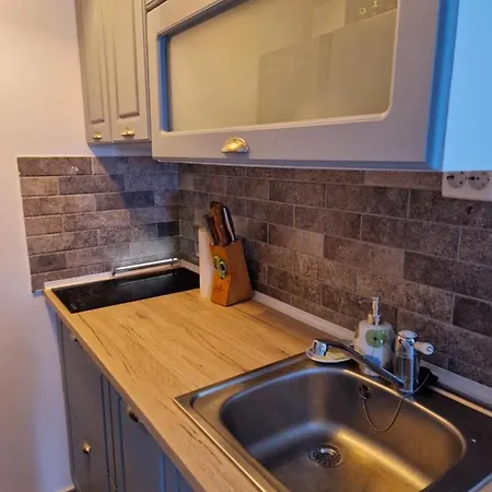 Evelyn's Place Apartment *